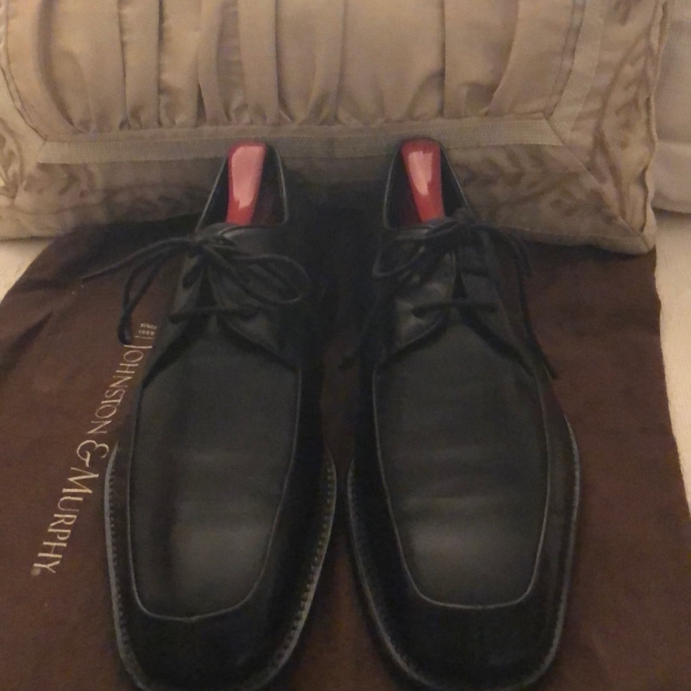 Men Shoes - Picture 3 of 4